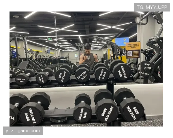 郭昊文这自律程度，凌晨四点健身房打卡是日常？