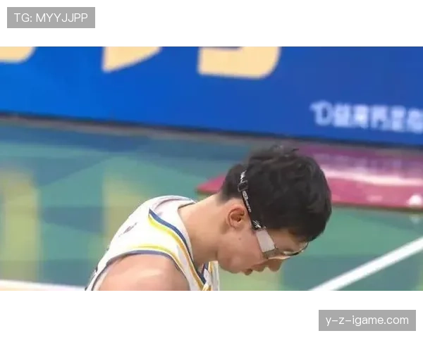 赵睿训练完直接拎着爱马仕去接娃，这谁顶得住啊